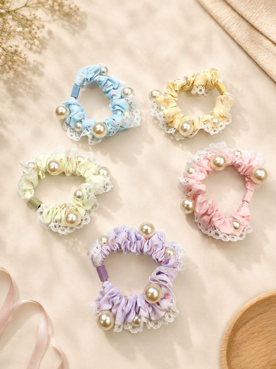 Pearl Scrunchy